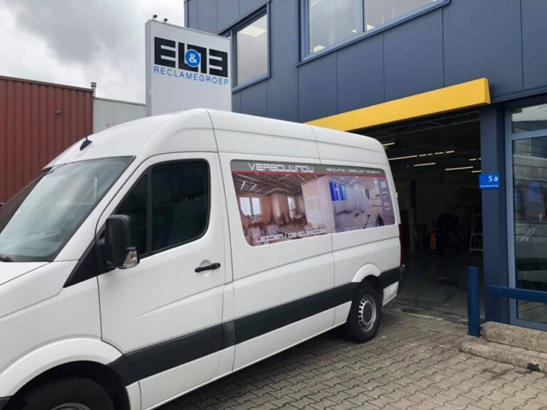 VerbouwNow bus van Mart van Tol, vakman in Leiden voor renovatie en verbouwen